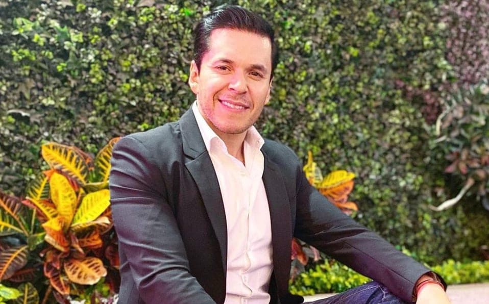 ¡Uno más! Raúl Sandoval de 'La Academia' da positivo a Covid-19