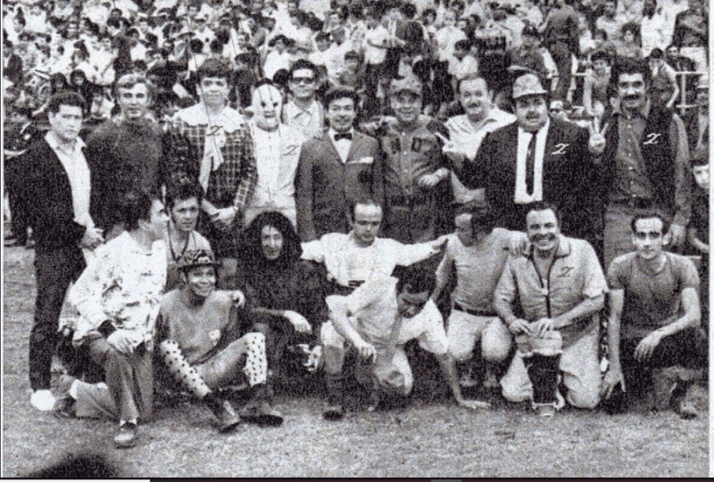 Chabelo, el último con vida en una foto con 18 artistas como Cantinflas y Don Ramón