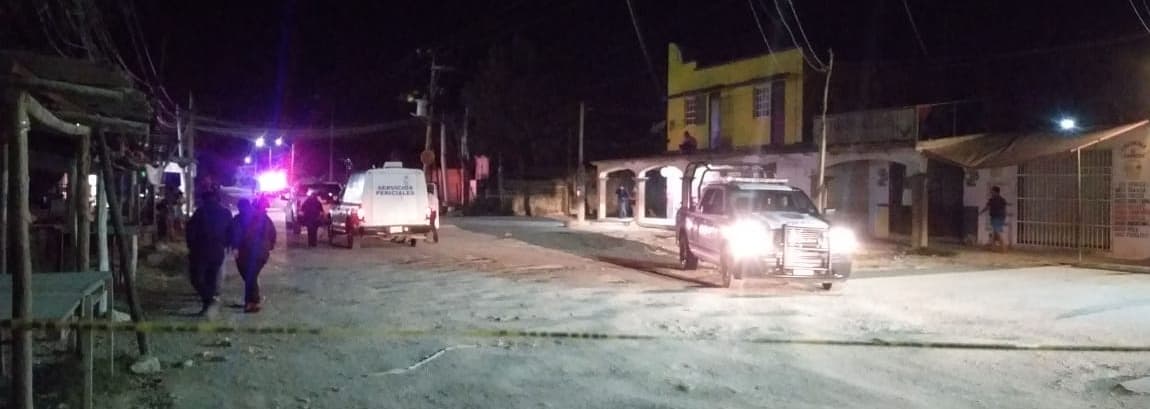 Asesinan a balazos a una persona en taquería de Cancún