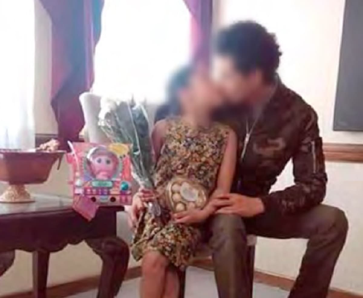 Señalan a precandidato a diputado por fotos con su hija haciendo contacto físico indebido