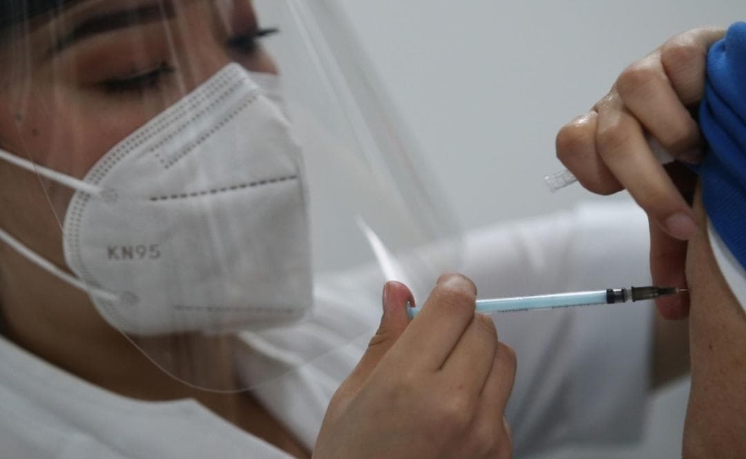 Hay un millón de mexicanos vacunados contra el Covid-19, pero en EU