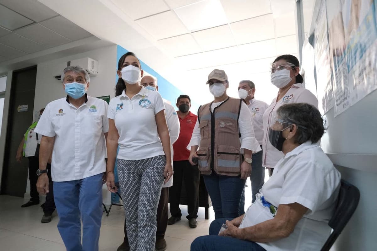 Visita Laura Fernández el módulo de vacunación contra Covid-19 en Leona Vicario