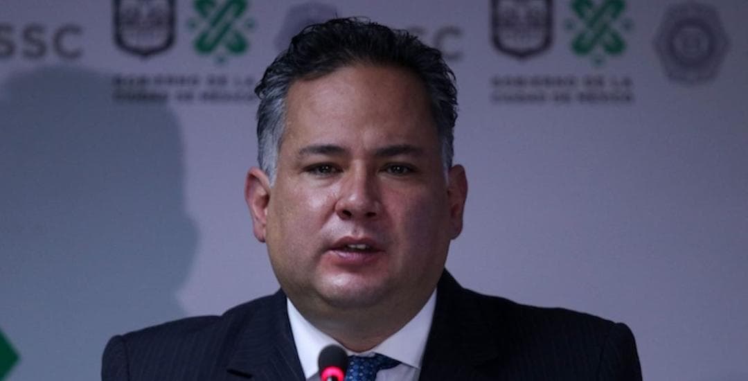 Al menos seis funcionarios protegían a la mafia rumana: Santiago Nieto