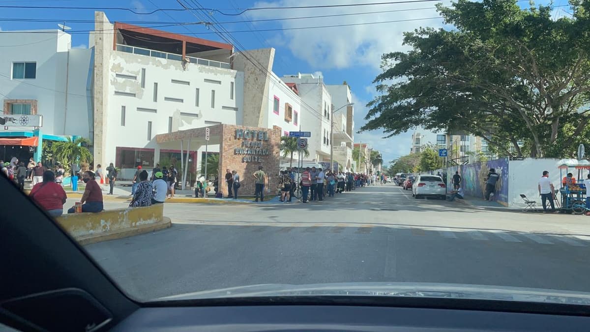 Saturadas oficinas del INE por presuntos Turistas Electorales