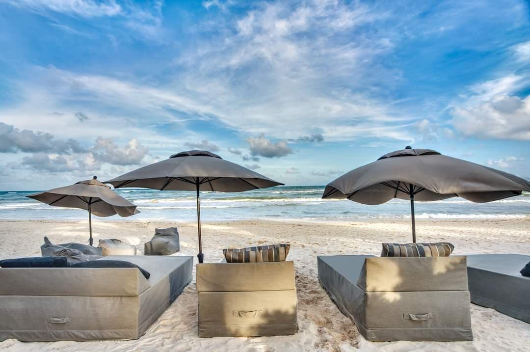 Dos trabajadores de Roberto Palazuelos, lesionados tras incendio en su hotel de Tulum