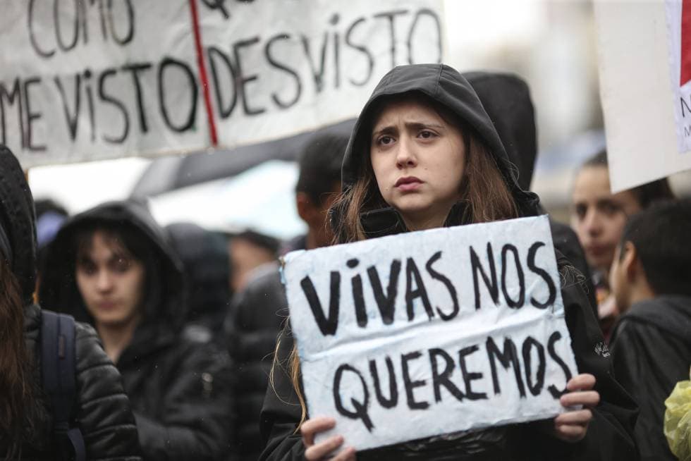 Familiares de las víctimas por femicidios, manifiestan en contra de la violencia machista