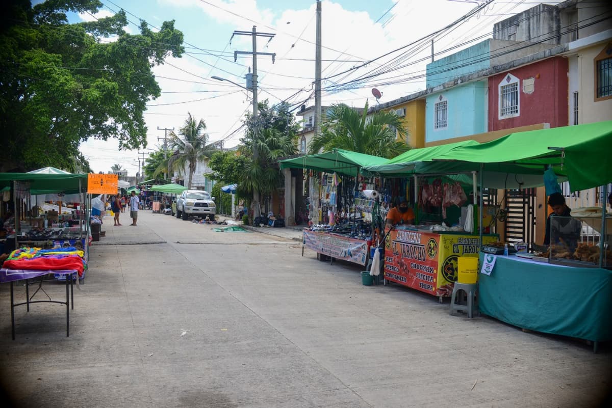 Alertan a tianguistas sobre el riesgo de clausuras en Cancún