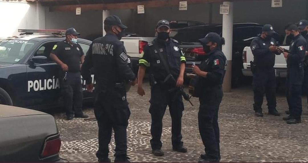 Simulan entrega de flores para asaltar un Banco del Bienestar; se llevan casi 2 mdp