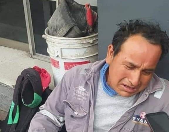 Albañil protesta frente a Transporte Público para que se le devuelva su bicicleta