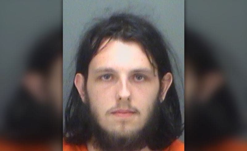 Detenido por masturbación en una tienda con varios peluches