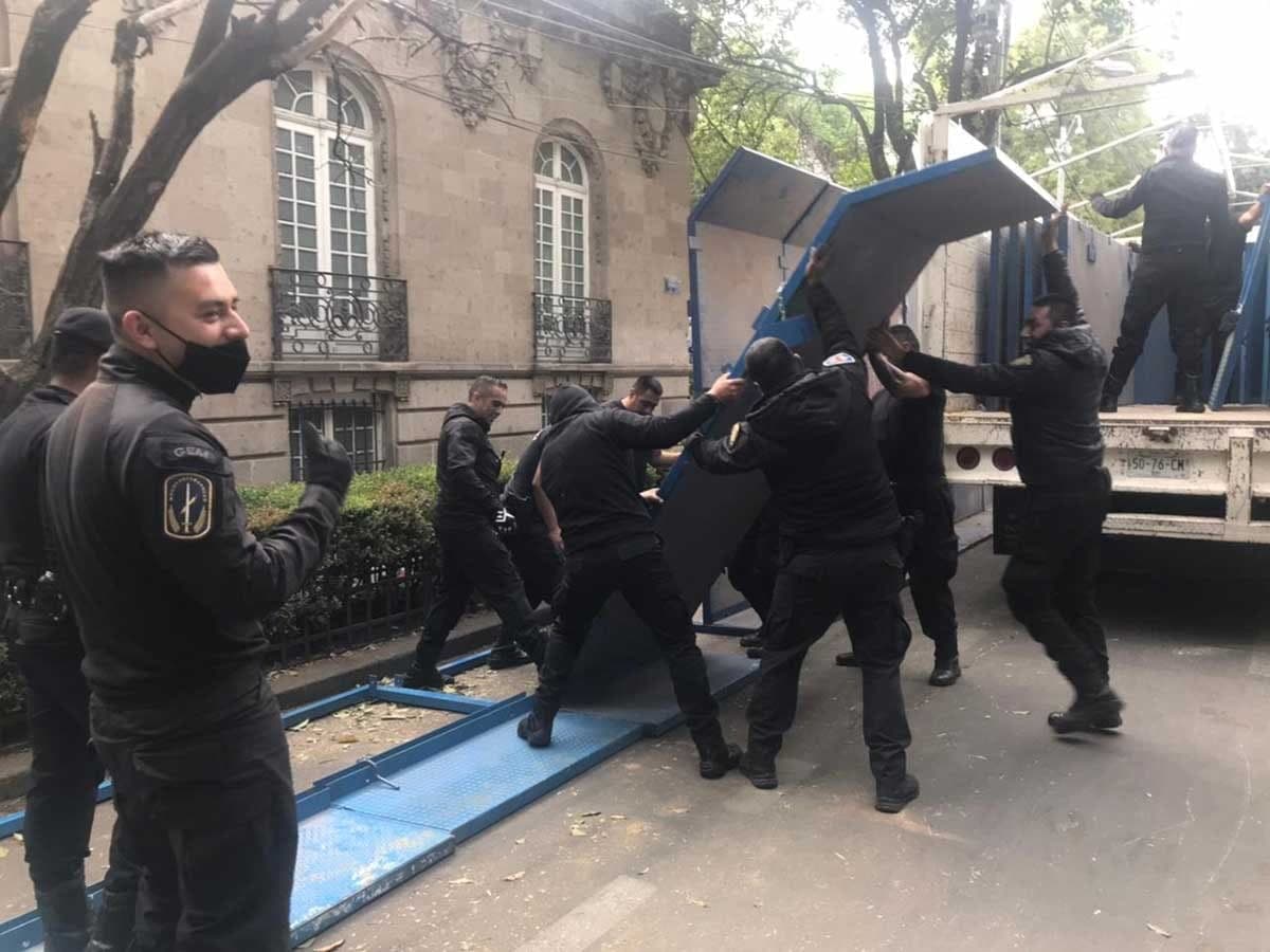 Blindan sede de Quintana Roo en CDMX ante posibles protestas por feminicidios