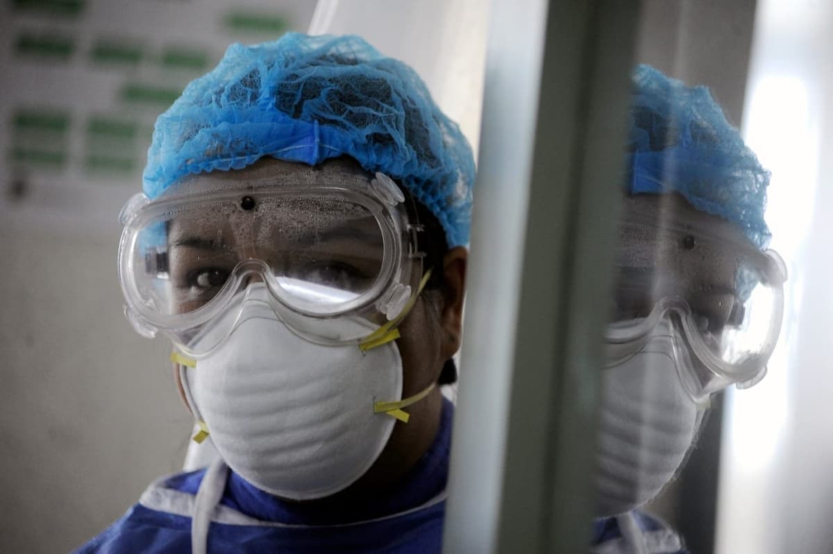 Se unen fotógrafos del mundo; con libro ayudarán a doctores que luchan contra el Covid-19