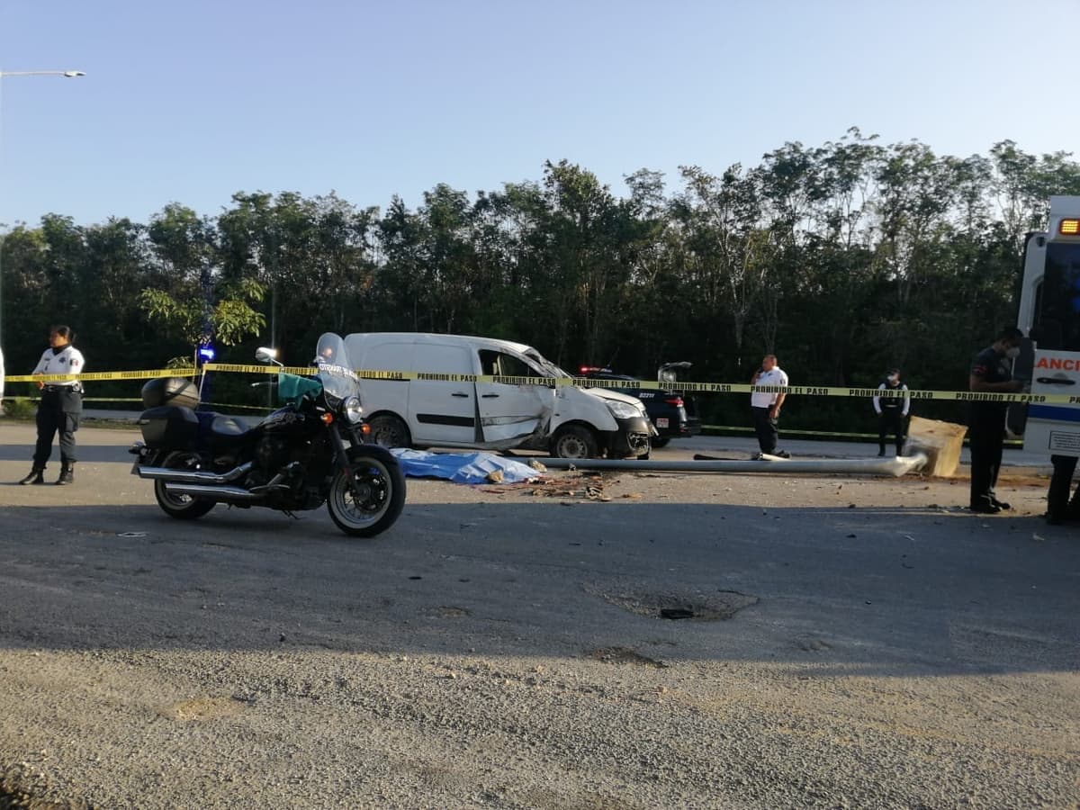 Fatal accidente en Playa del Carmen; choca una camioneta y muere una persona