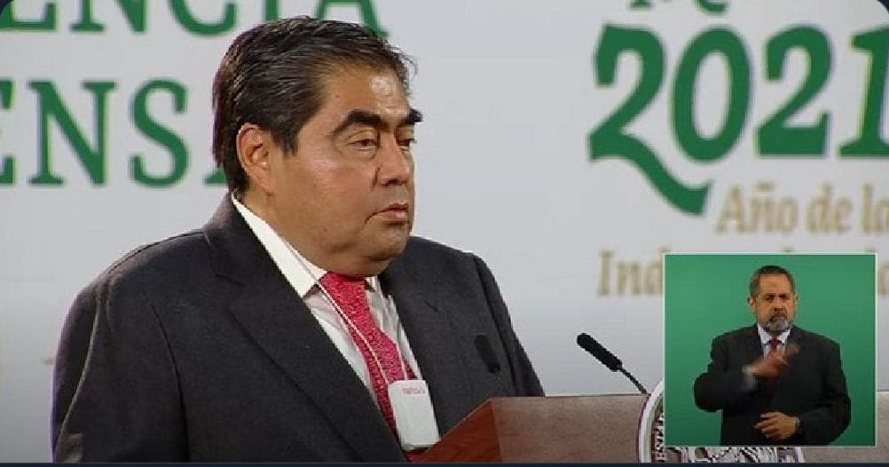 Collar que usó gobernador de Puebla en la mañanera contra Covid-19 no sirve