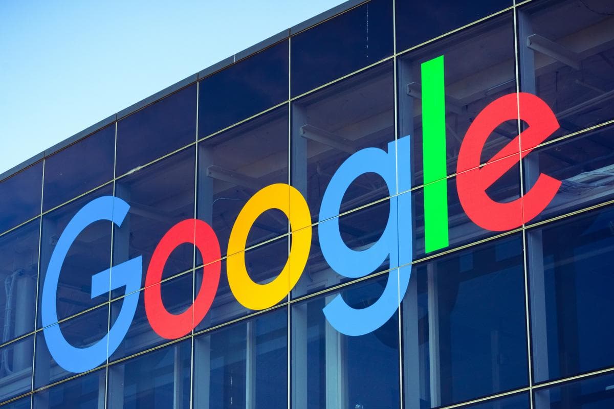 Google baja de 30 % a 15 % la comisión de su tienda app para desarrolladores