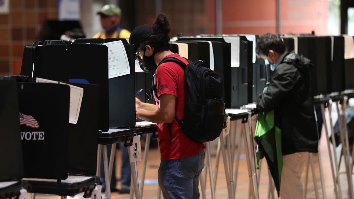 Inteligencia de EE.UU acusa a Rusia e Irán de injerencia en las elecciones