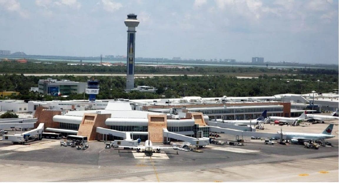 Grupo de 44 jóvenes argentinos se contagian de Covid-19 tras viajar a Cancún