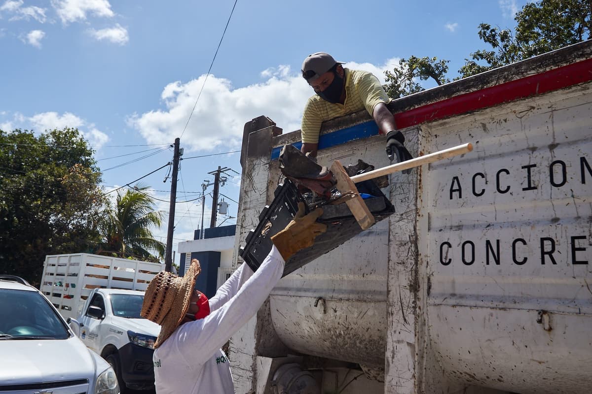 Recolecta CAMAR más de seis toneladas de cacharros en la colonia San Miguel 2