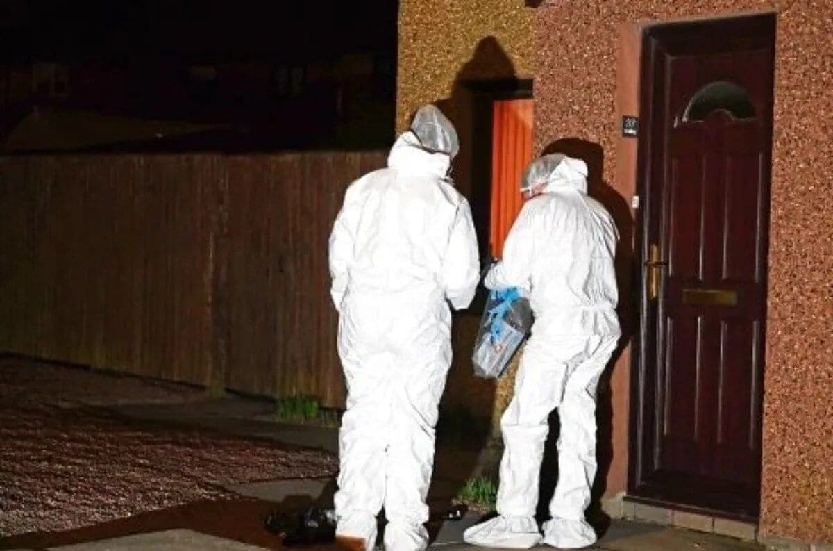 Descubren que anciano guarda parte de los huesos de su esposa, no superó su muerte