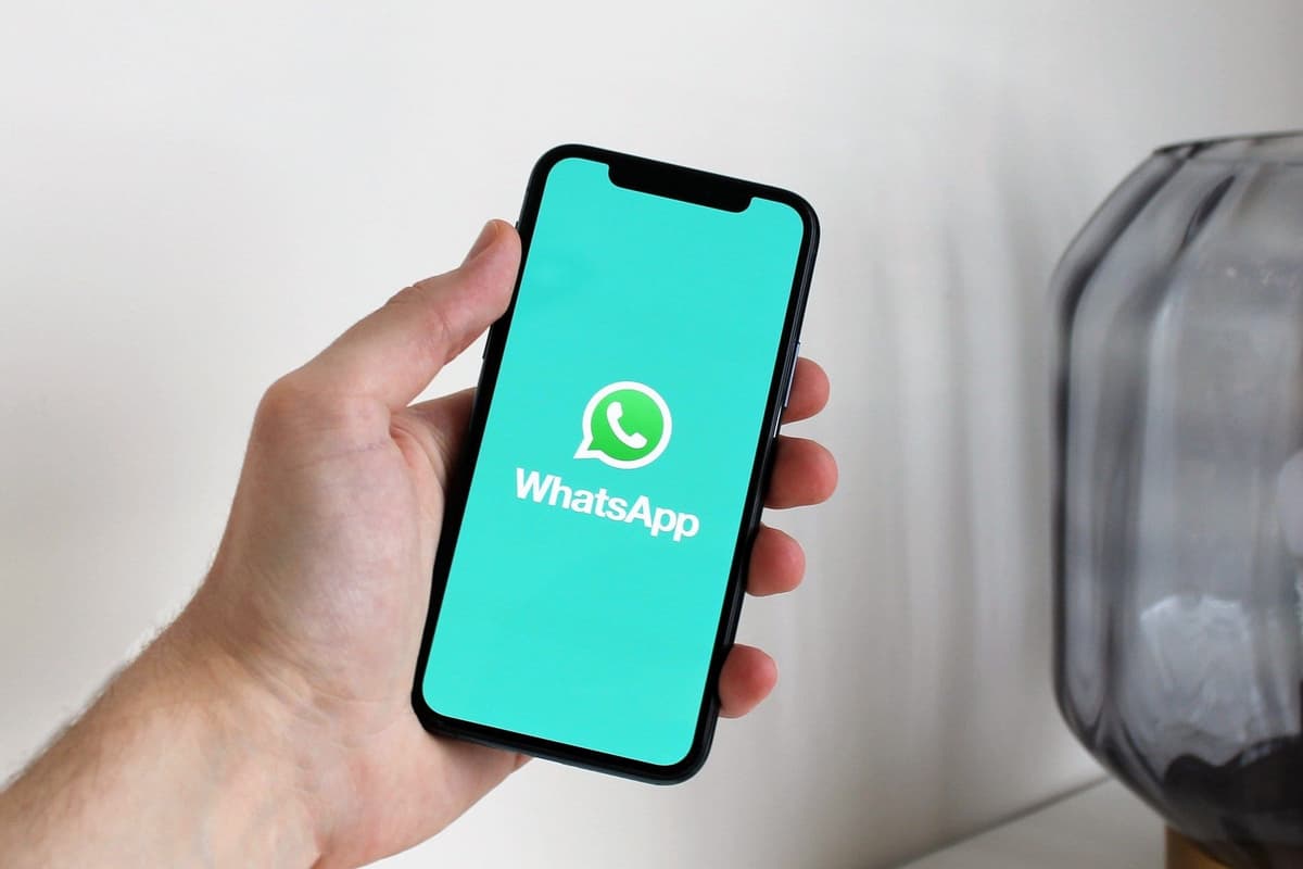 Clérigo acepta que los hombres se divorcien por un mensaje de WhatsApp