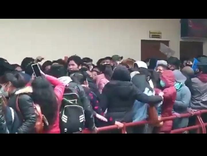 Video: Cinco muertos y tres heridos graves, tras caer del edificio de una universidad en Bolivia