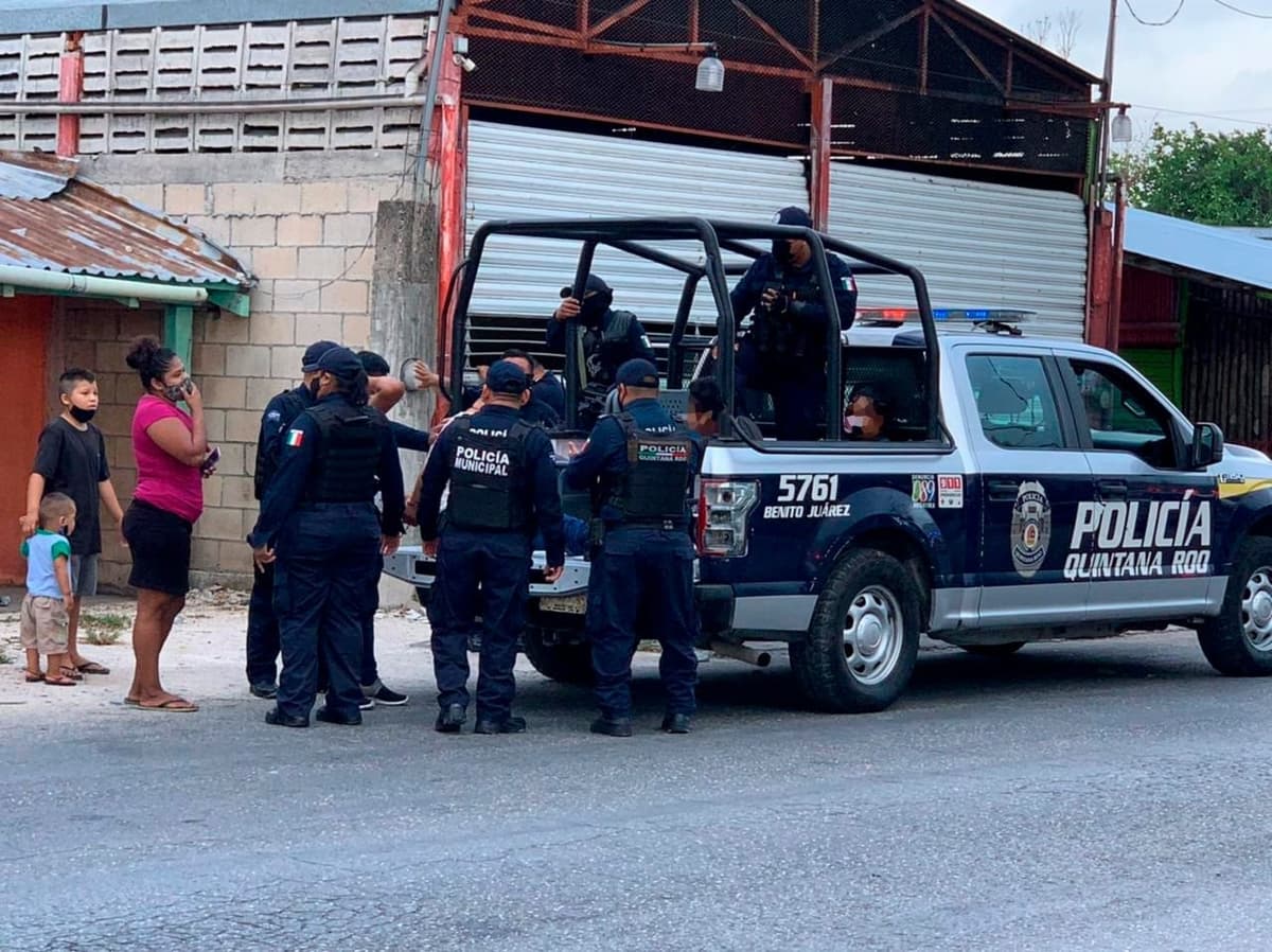 Cinco detenidos en taquería de Cancún por hacer disparos