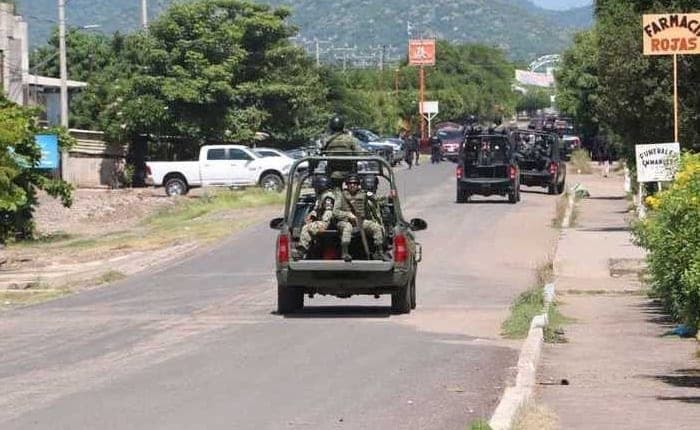 Abandona Guardia Nacional Municipio de Aguililla tras enfrentamiento con el CJNG
