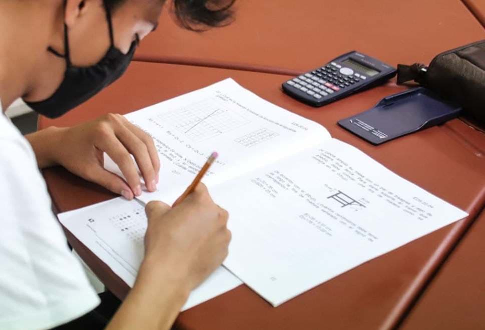 Responden portmorelenses a llamado para presentar exámenes de primaria y secundaria