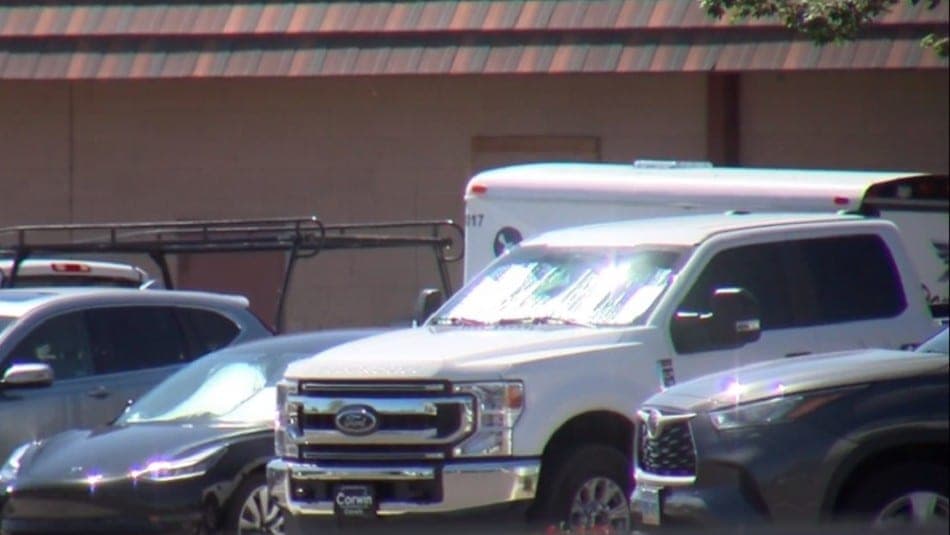 Anciana muere dentro de vehículo, su hijo la dejó ahí porque debía ir a trabajar