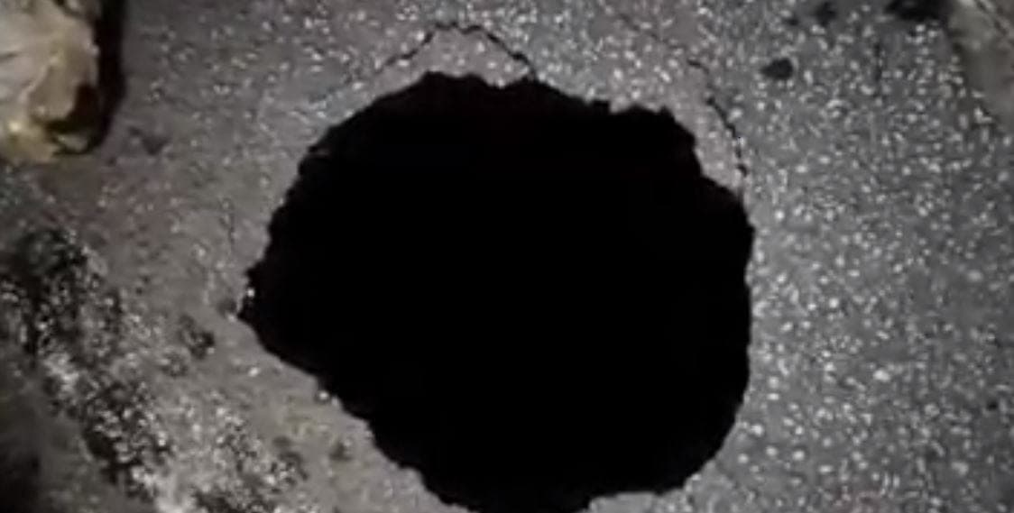 Se forma socavón de 5 metros en carretera de Chiapas por lluvias