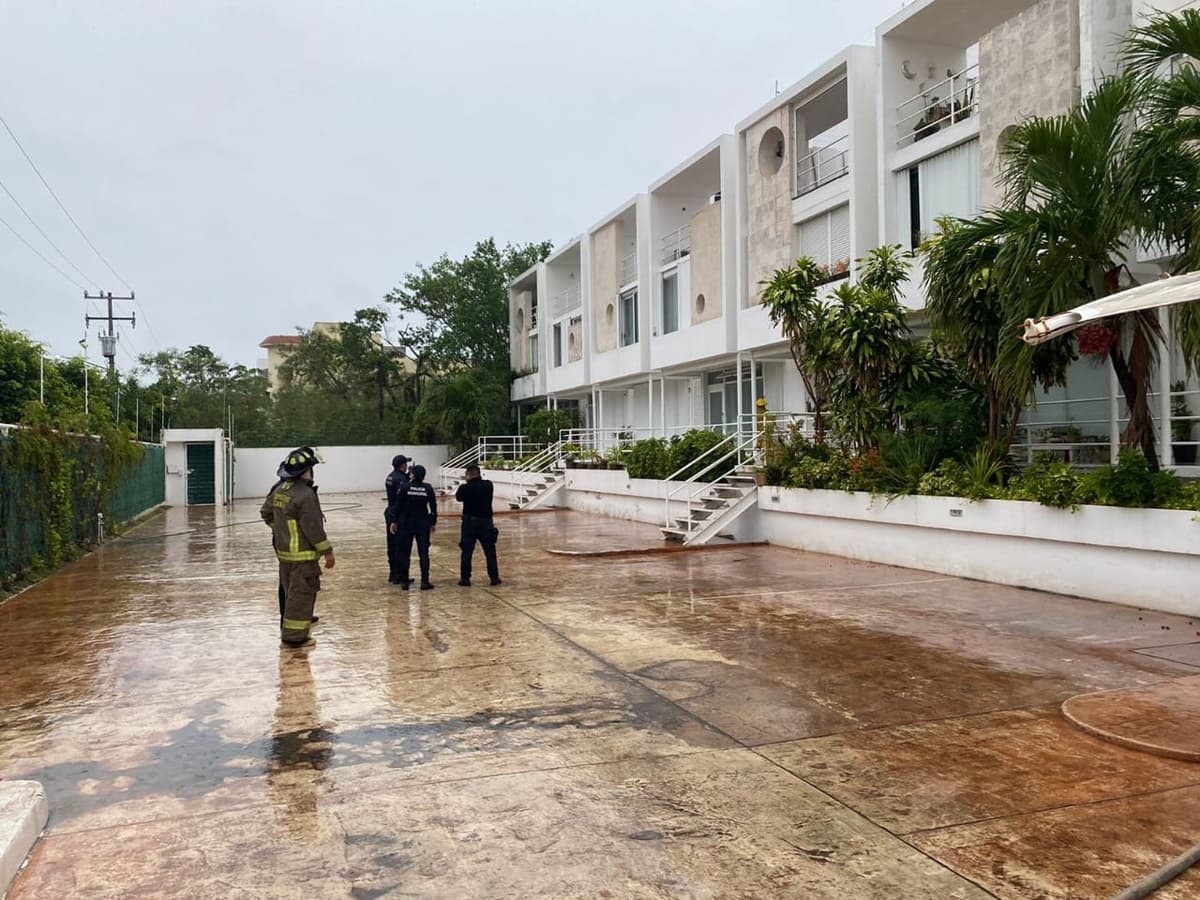 Flamazo de un bóiler genera movilización de cuerpos de emergencia de Cancún