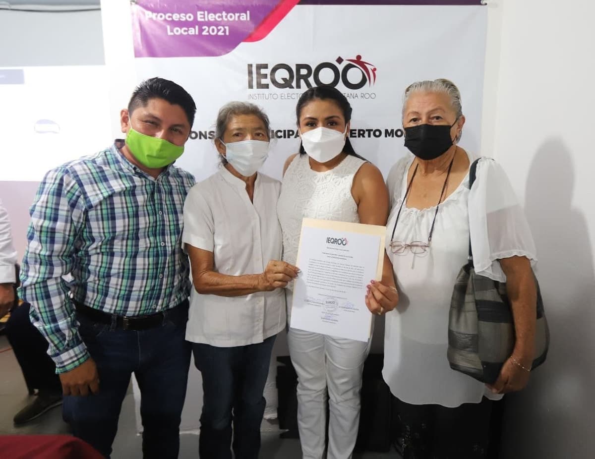Recibe Blanca Merari su constancia de mayoría de votos, en elección de alcalde de Puerto Morelos