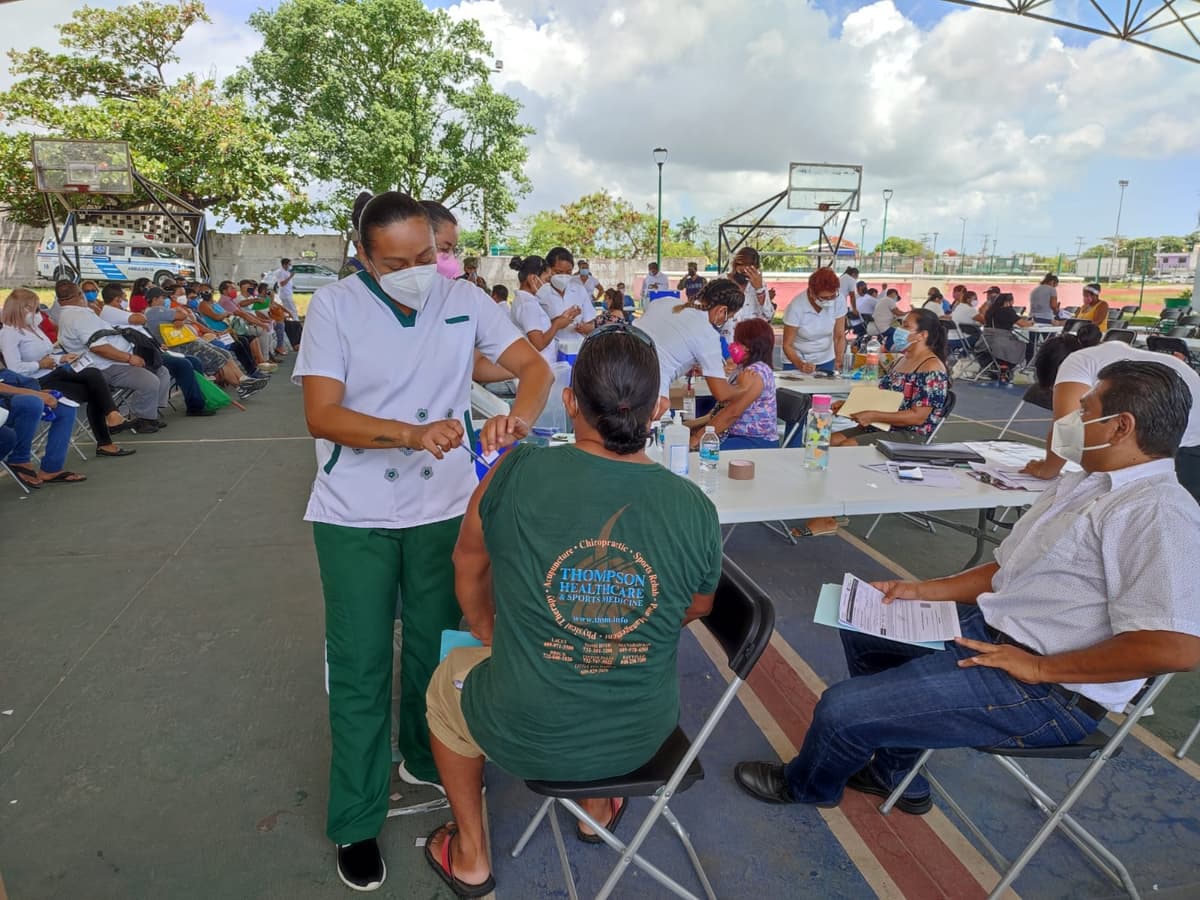 Rinde frutos gestión de Carlos Joaquín para vacunar al sector turístico