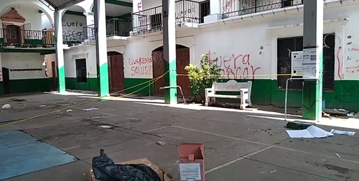 Suspenden elecciones en Xadani, Oaxaca; hacen quema de casillas y hay tres detenidos