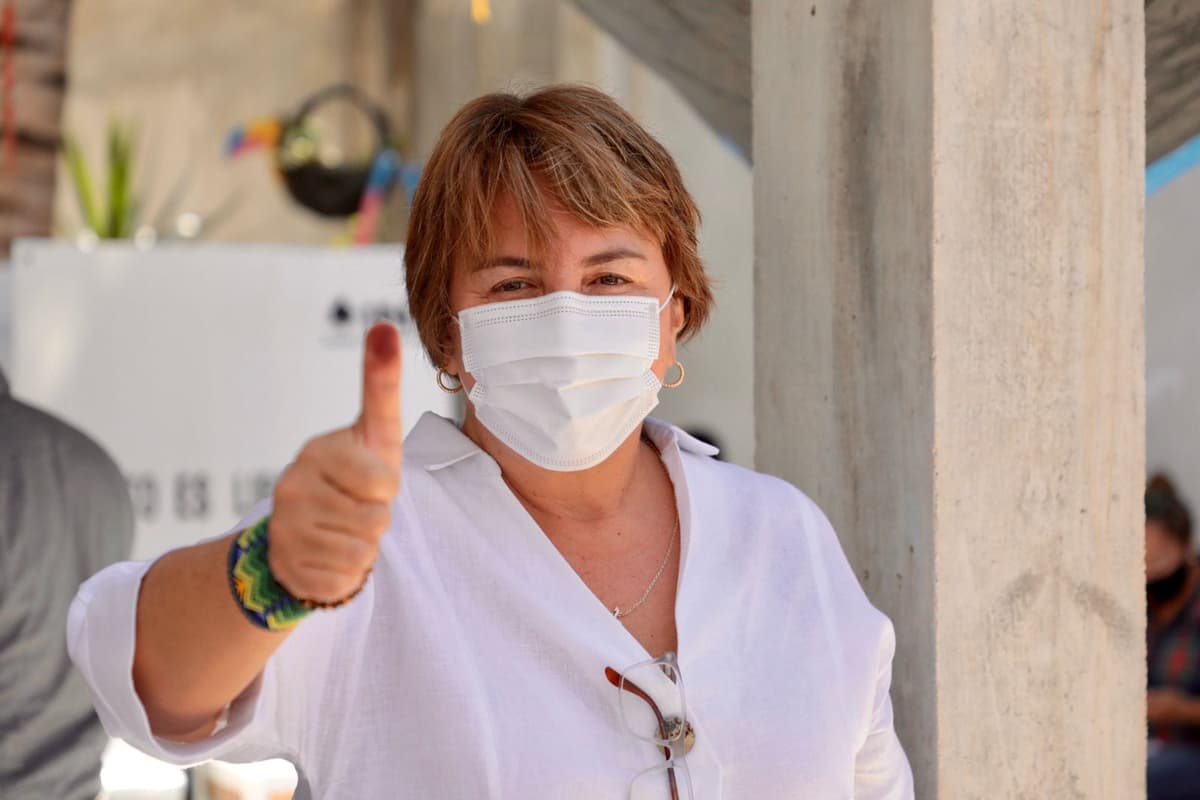 Acude Laura Beristain a ejercer su derecho al voto libre