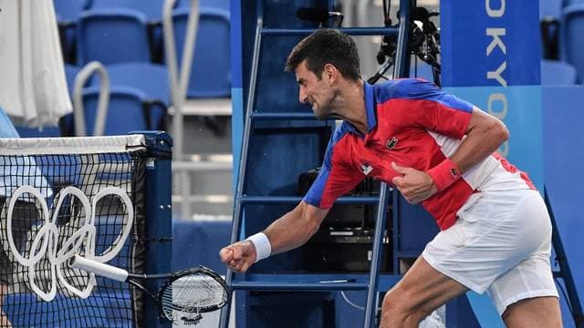 Novak Djokovic protagoniza berrinche en Juegos Olímpicos de Tokio