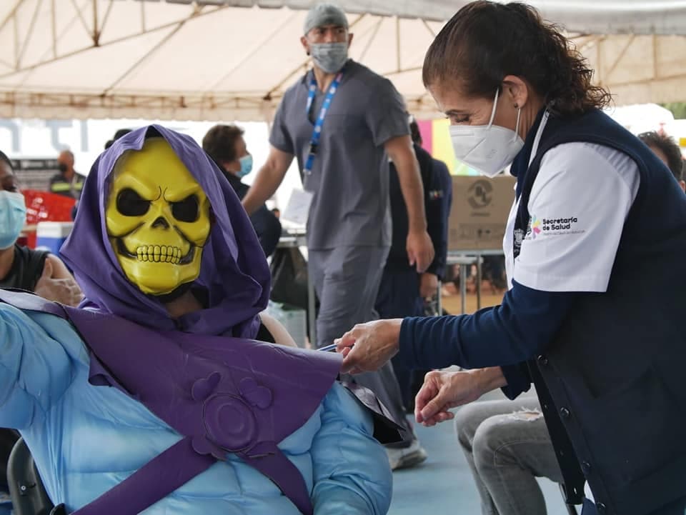 ¿Y He-Man? Skeletor acude a vacunarse contra el Covid-19 en Michoacán y se vuelve viral
