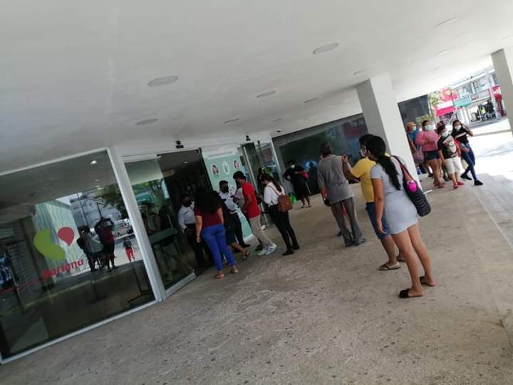 Niegan acceso a Plaza 'Las Tiendas de Cancún' si no presentas prueba Covid