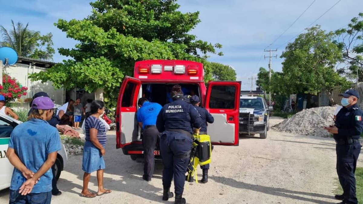 Hombre recibió varios disparos afuera de su domicilio en Cancún