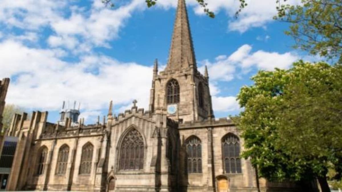 Devuelven libro a una catedral después de 300 años