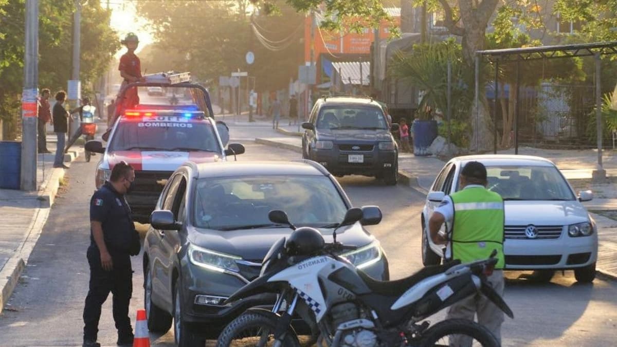 Cuatro detenidos en Puerto Morelos por no usar cubrebocas