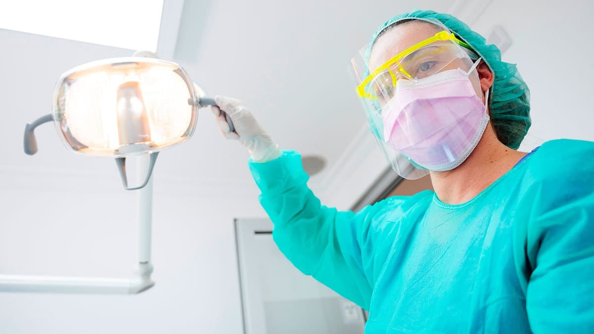 Reavivan el turismo médico: extranjeros viajan a México por tratamientos dentales asequibles