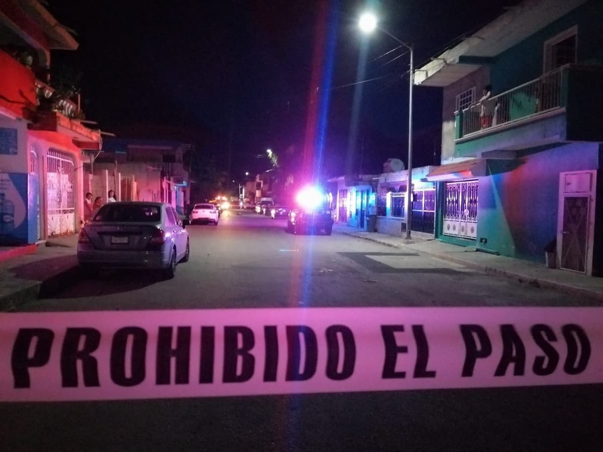 Balean a sujeto y dejan el cuerpo abandonado en colonia de Playa del Carmen