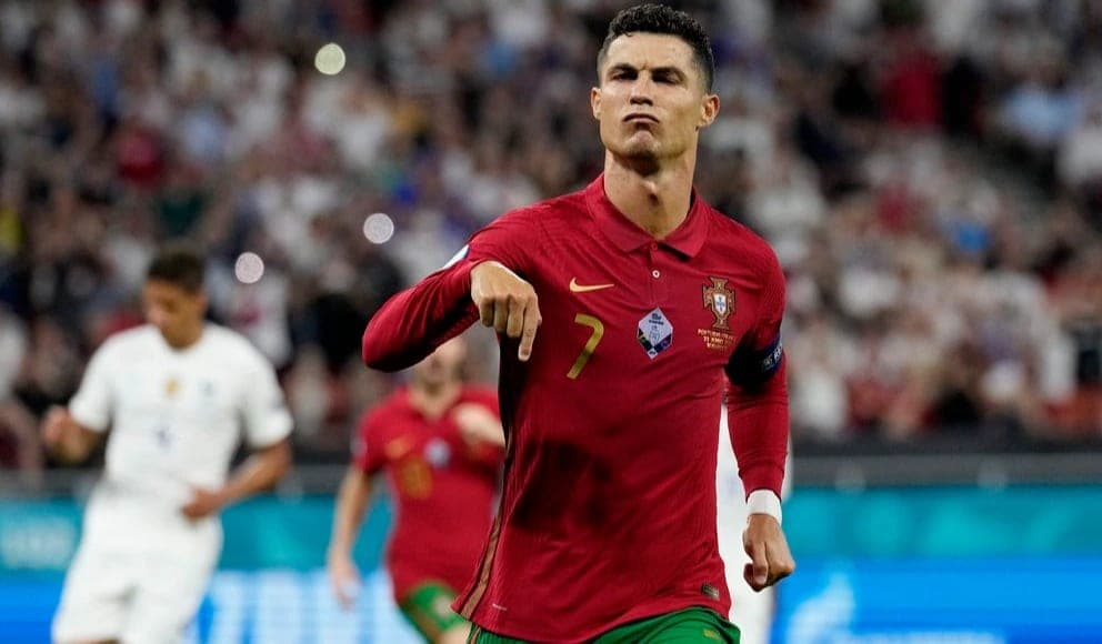 Cristiano Ronaldo se convirtió en la persona con más seguidores de Instagram del mundo: cuánto cobra por cada publicación
