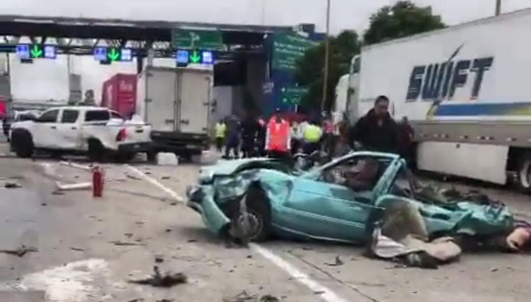 Video: Terrible accidente en carretera de Jalisco; hay 4 muertos