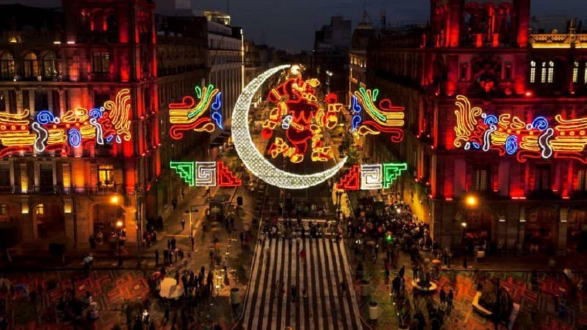 SE ILUMINA EL ZÓCALO: Conmemoran 500 años de la caída de Tenochtitlan