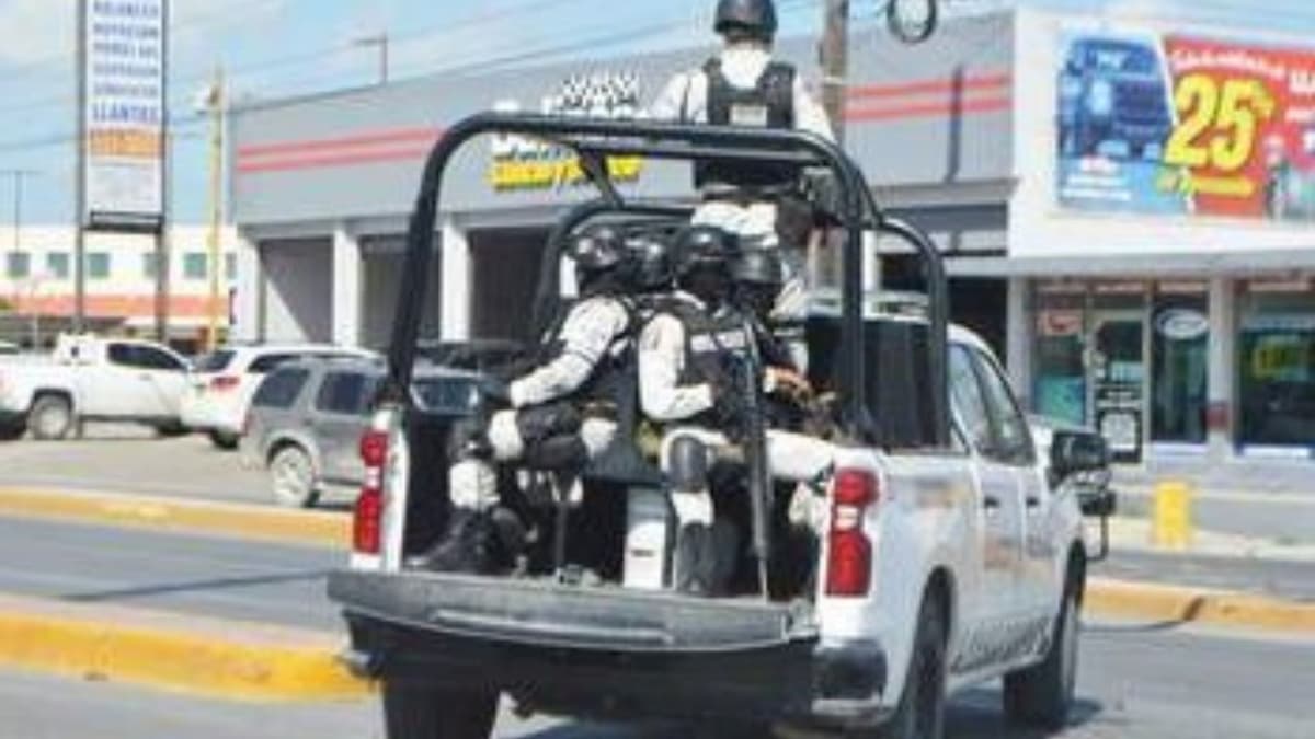 Salió convoy rumbo a La Bartolina; van en busca de sus familiares