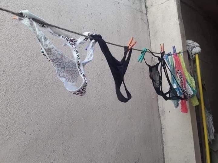 Mujer denuncia al 911 que su vecina tiende sus tangas para tentar a su marido