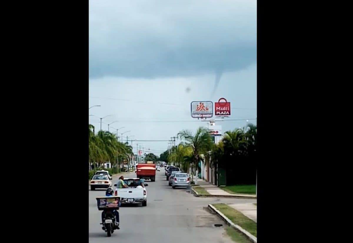 VIDEO: Soprende tromba marina en Chetumal, pero ¿Por qué se da este fenómeno?