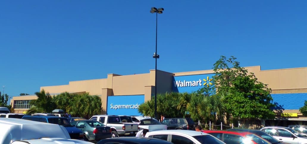 Walmart y el INAPAM confirman regreso de adultos mayores como empacadores